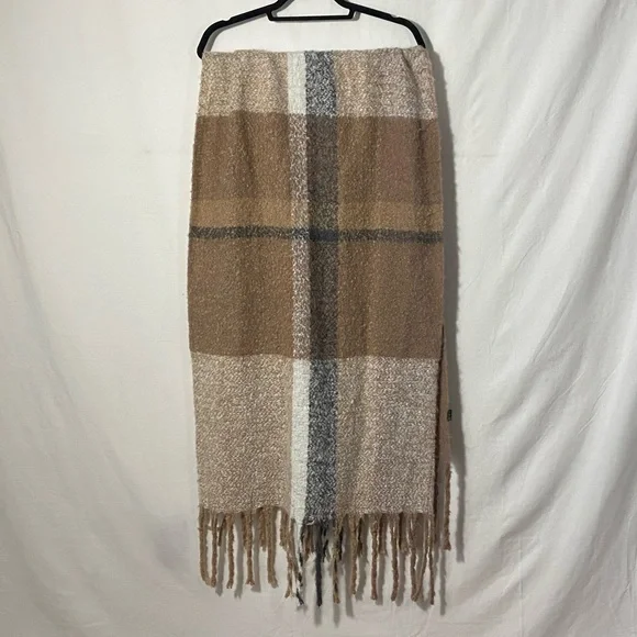 SALE Chunky Knit Khakis Tan Plaid Scarf - Picture 4 of 10